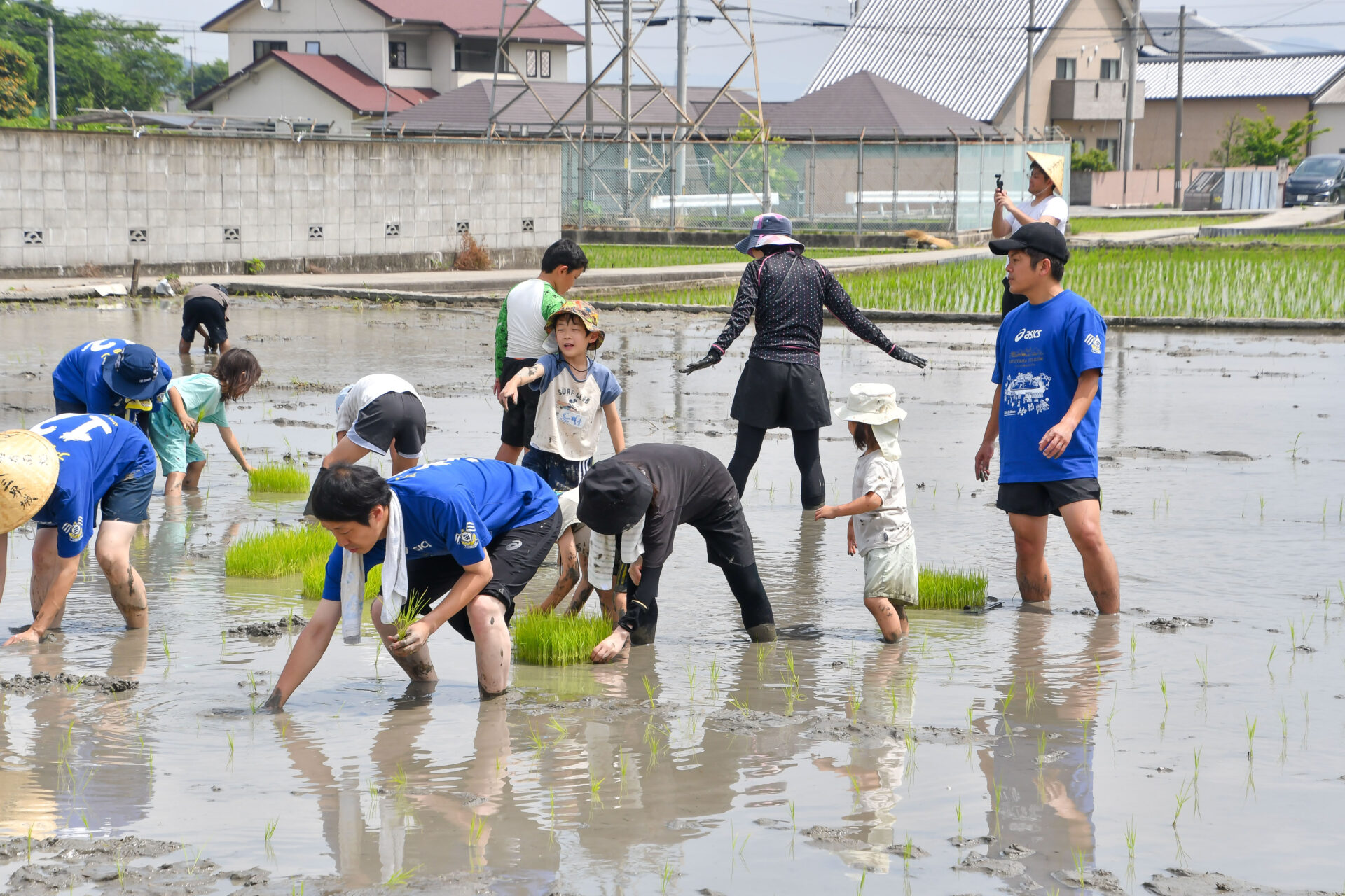 FC今治田んぼで田植え 活動レポート！みんなで一緒に田植えDAY！